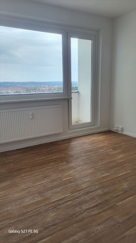 Hier lacht die Sonne - 3 Raum Wohnung migt Balkon ganz oben Hier lacht die Sonne - 3 Raum Wohnung migt Balkon ganz oben